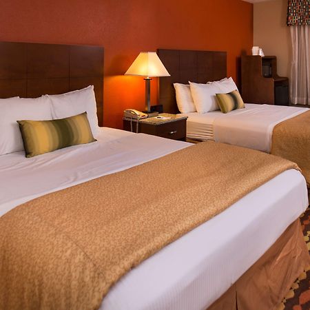 ויסקונסין דלס Best Western Ambassador Inn & Suites מראה חיצוני תמונה