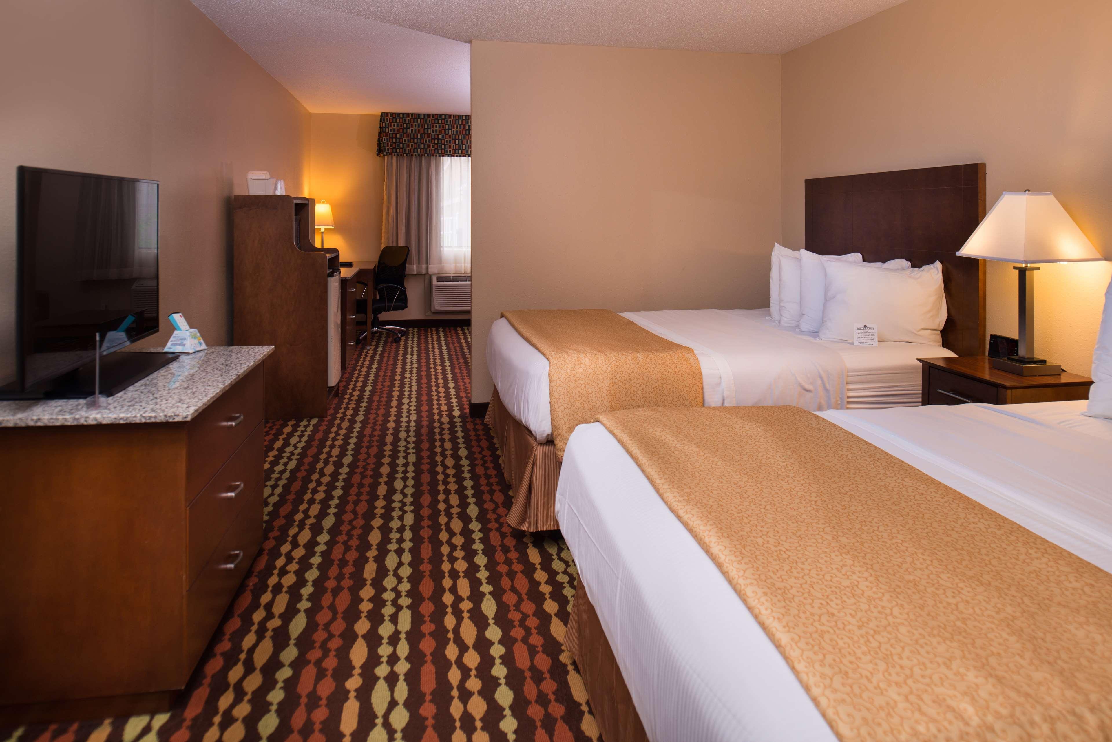 ויסקונסין דלס Best Western Ambassador Inn & Suites מראה חיצוני תמונה
