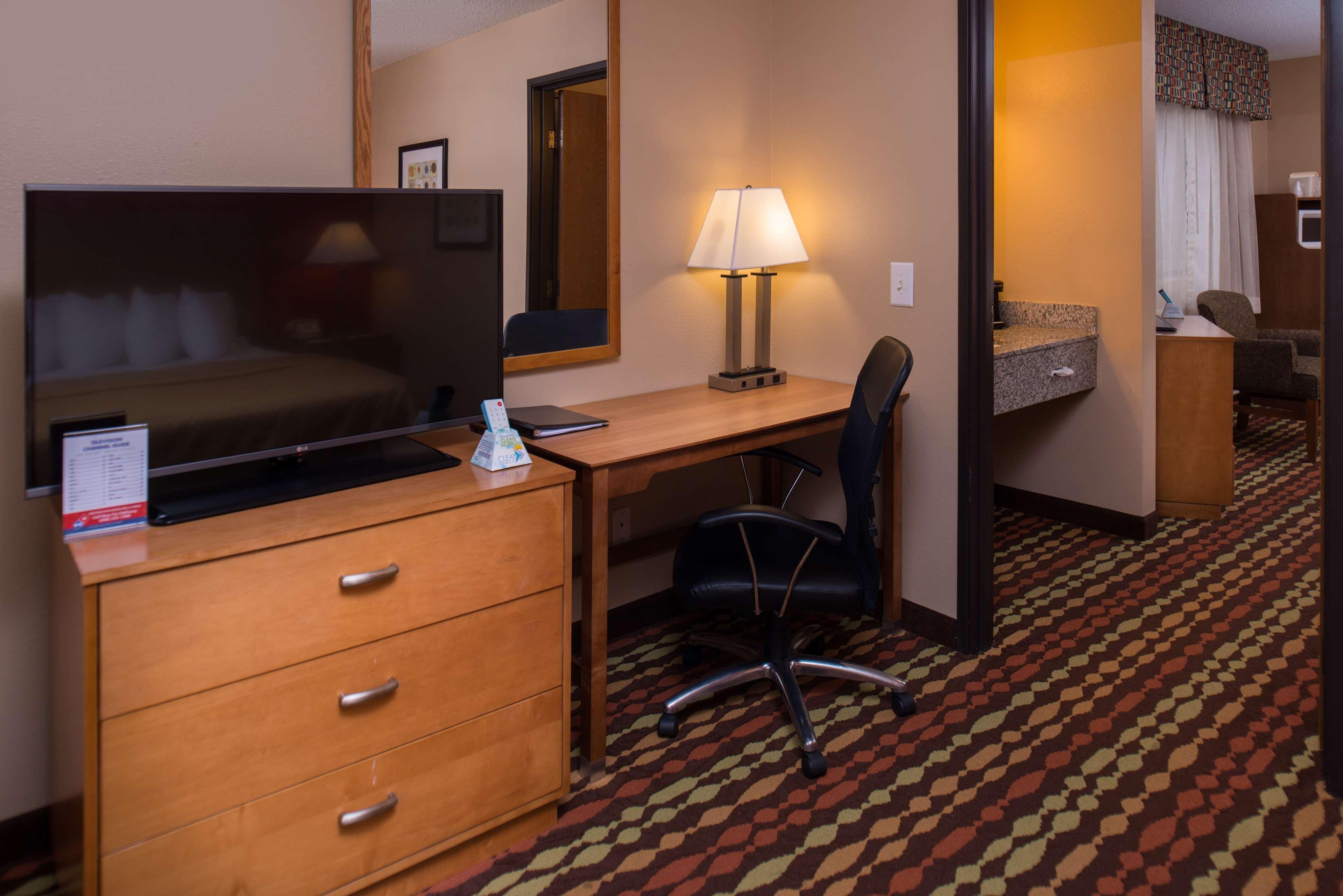 ויסקונסין דלס Best Western Ambassador Inn & Suites מראה חיצוני תמונה