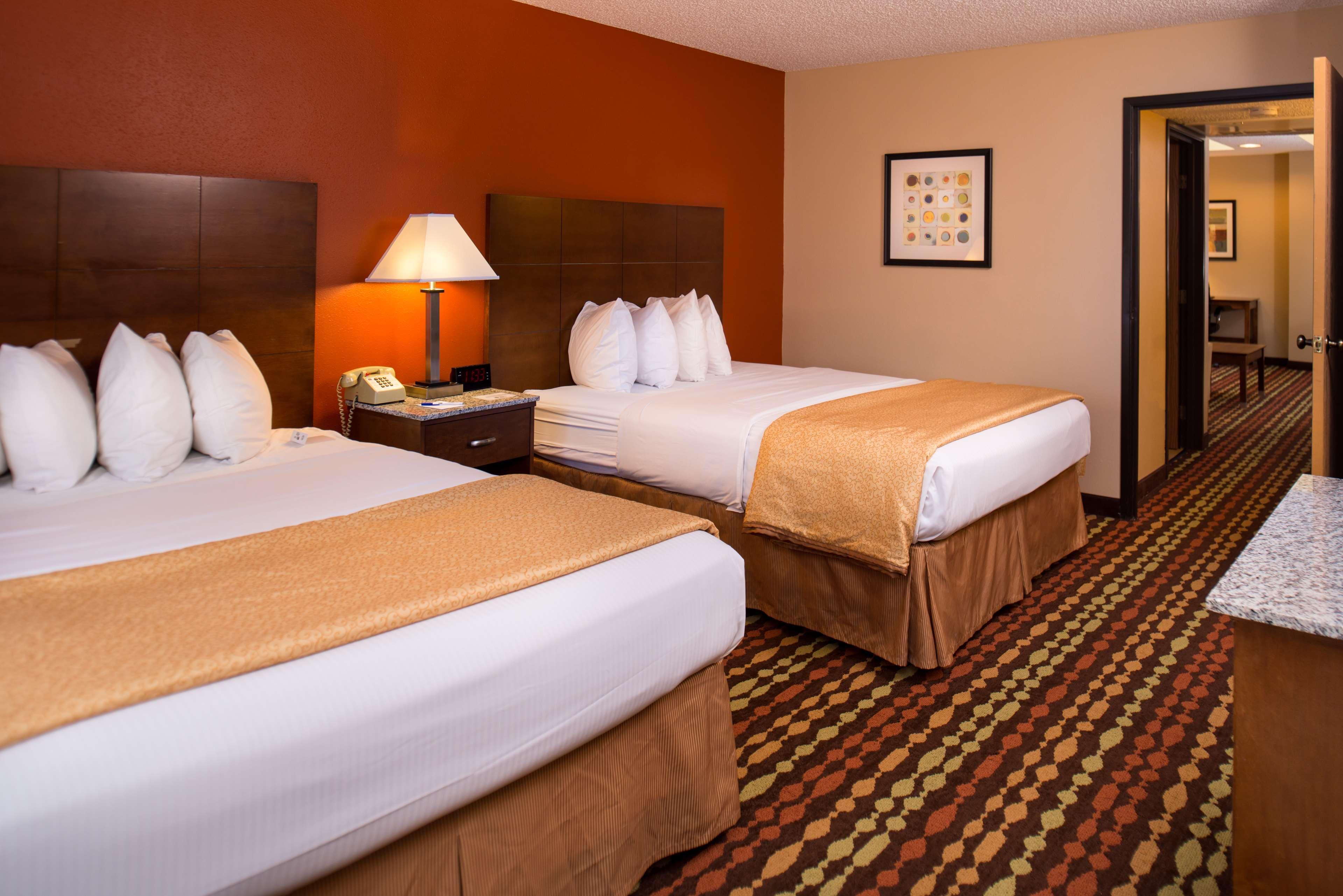 ויסקונסין דלס Best Western Ambassador Inn & Suites מראה חיצוני תמונה
