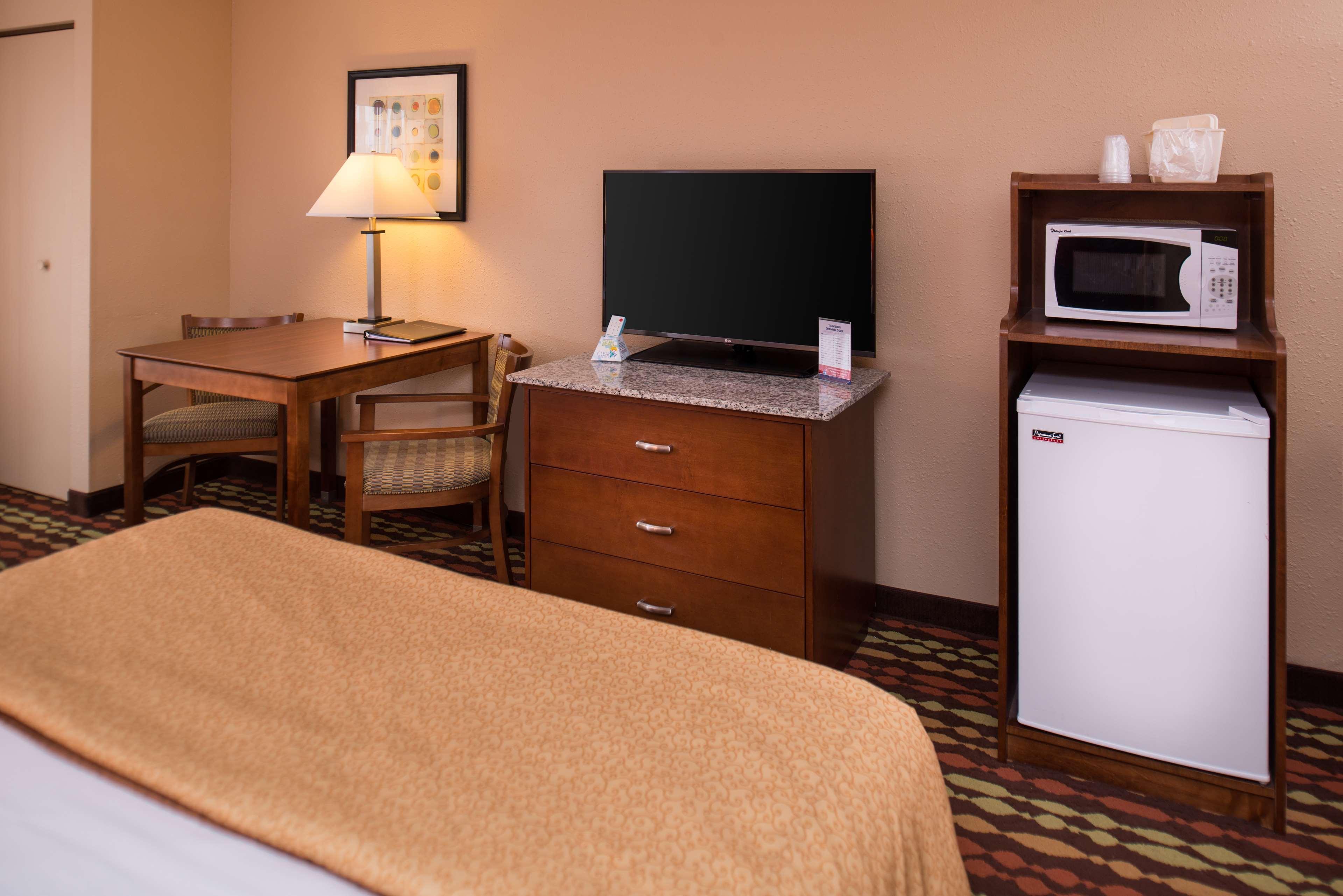 ויסקונסין דלס Best Western Ambassador Inn & Suites מראה חיצוני תמונה