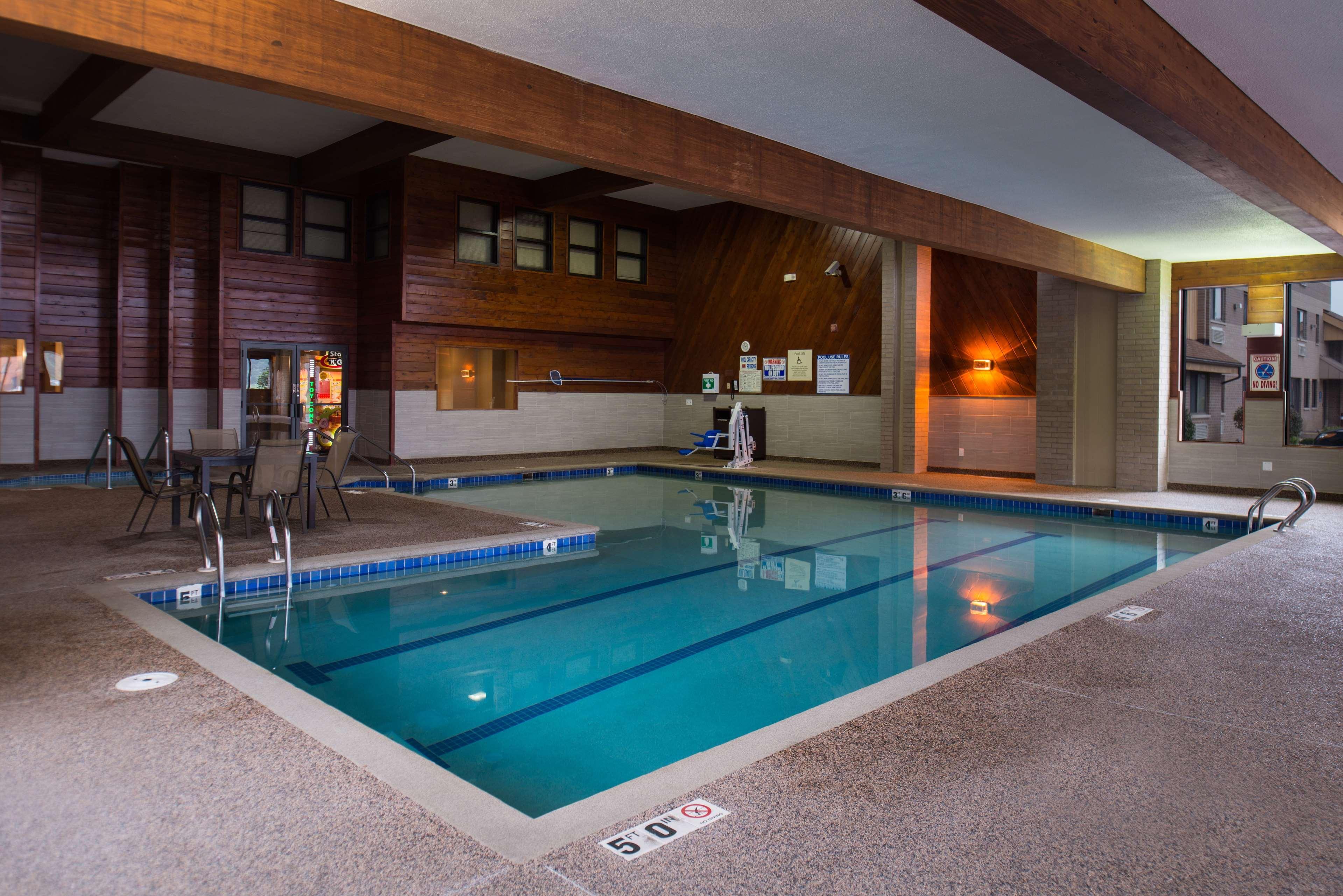 ויסקונסין דלס Best Western Ambassador Inn & Suites מראה חיצוני תמונה