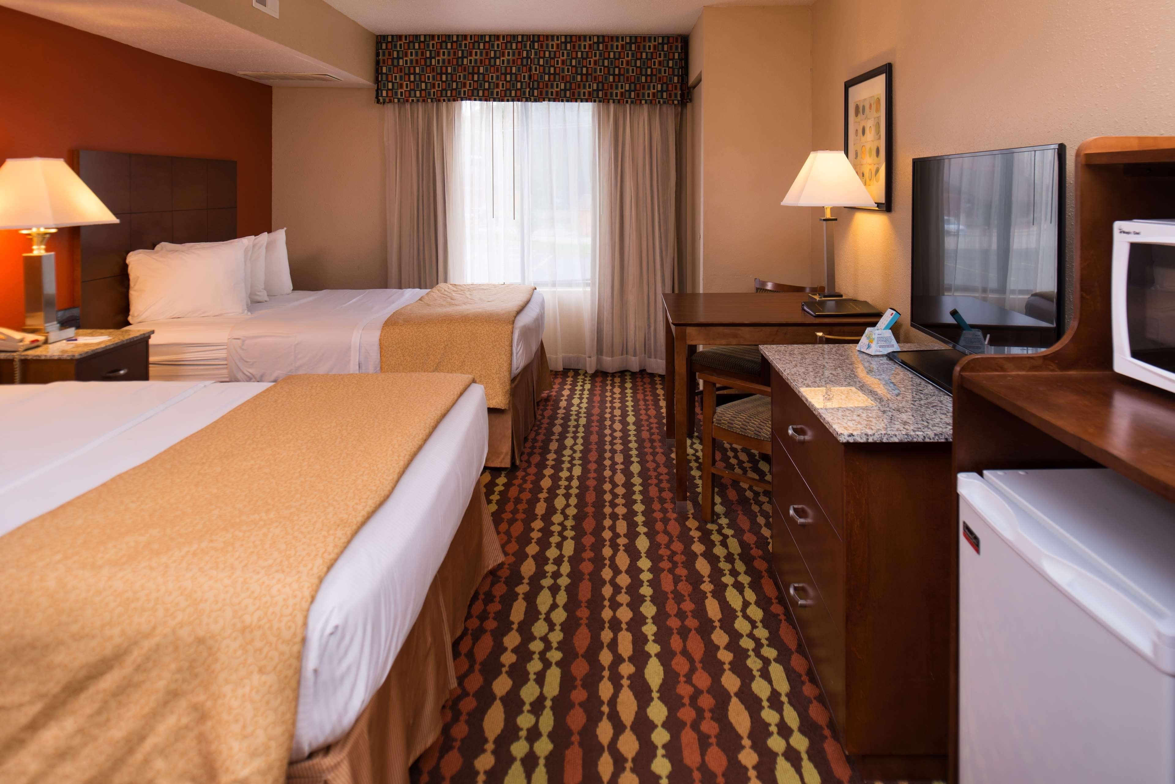 ויסקונסין דלס Best Western Ambassador Inn & Suites מראה חיצוני תמונה