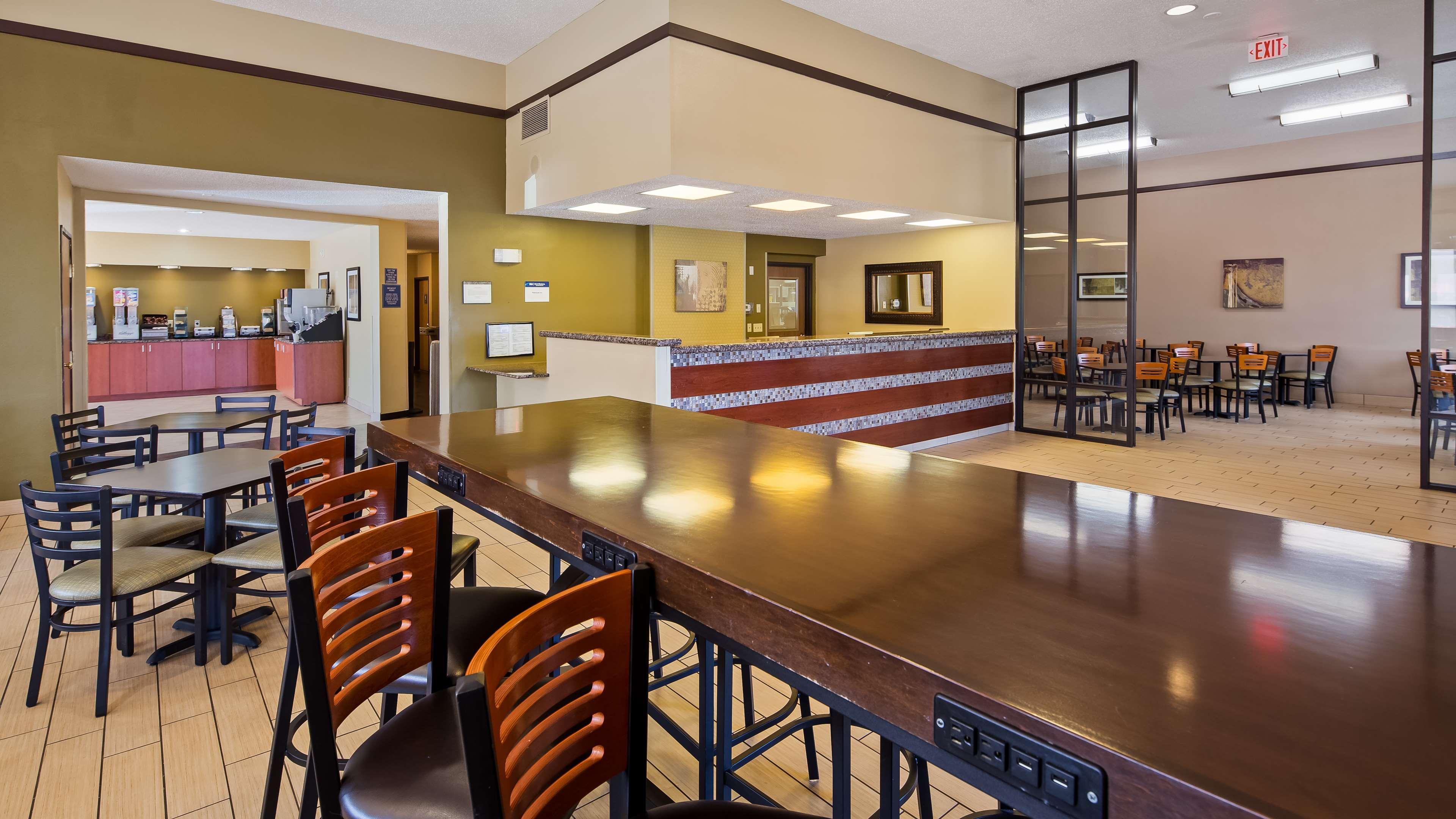 ויסקונסין דלס Best Western Ambassador Inn & Suites מראה חיצוני תמונה