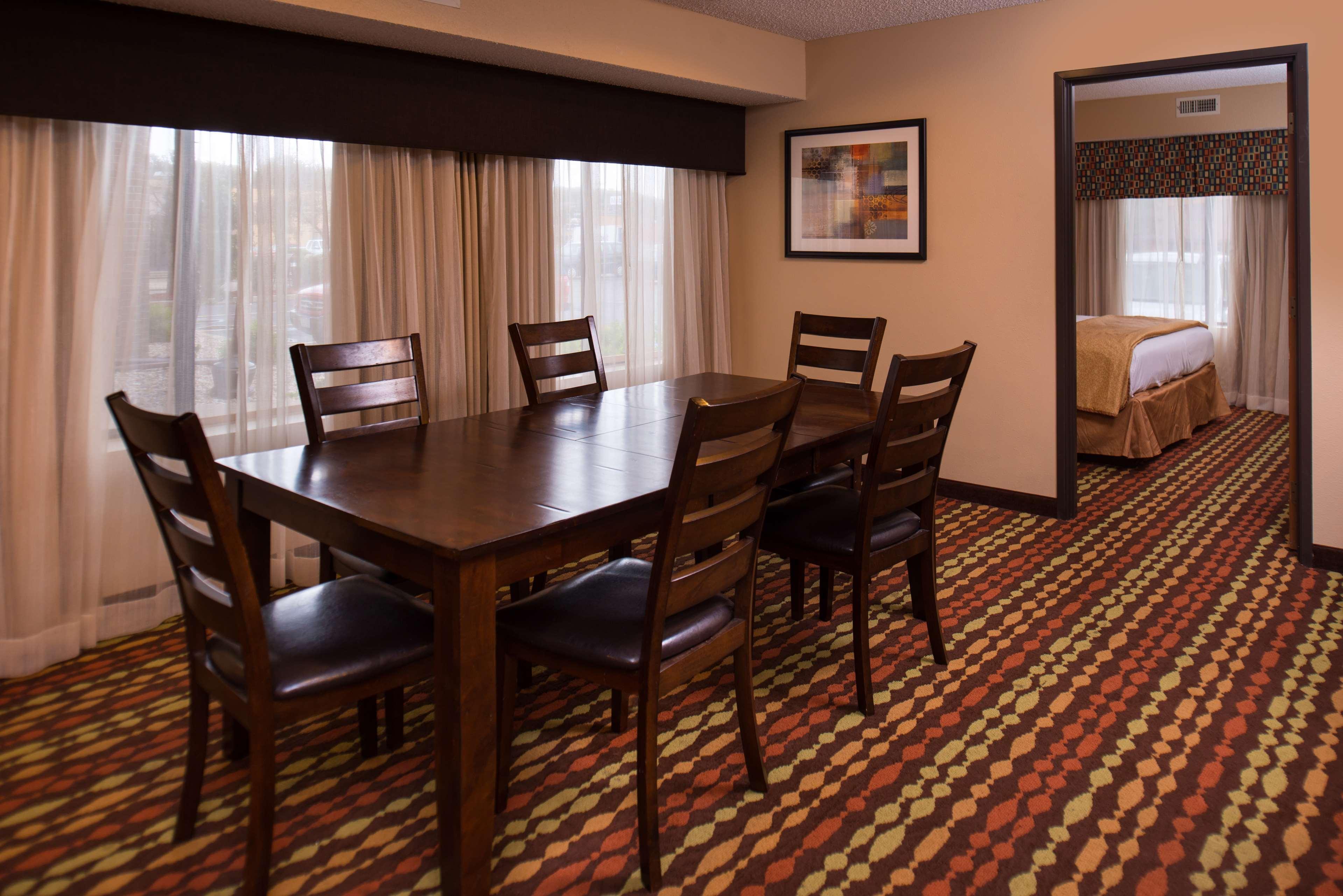 ויסקונסין דלס Best Western Ambassador Inn & Suites מראה חיצוני תמונה