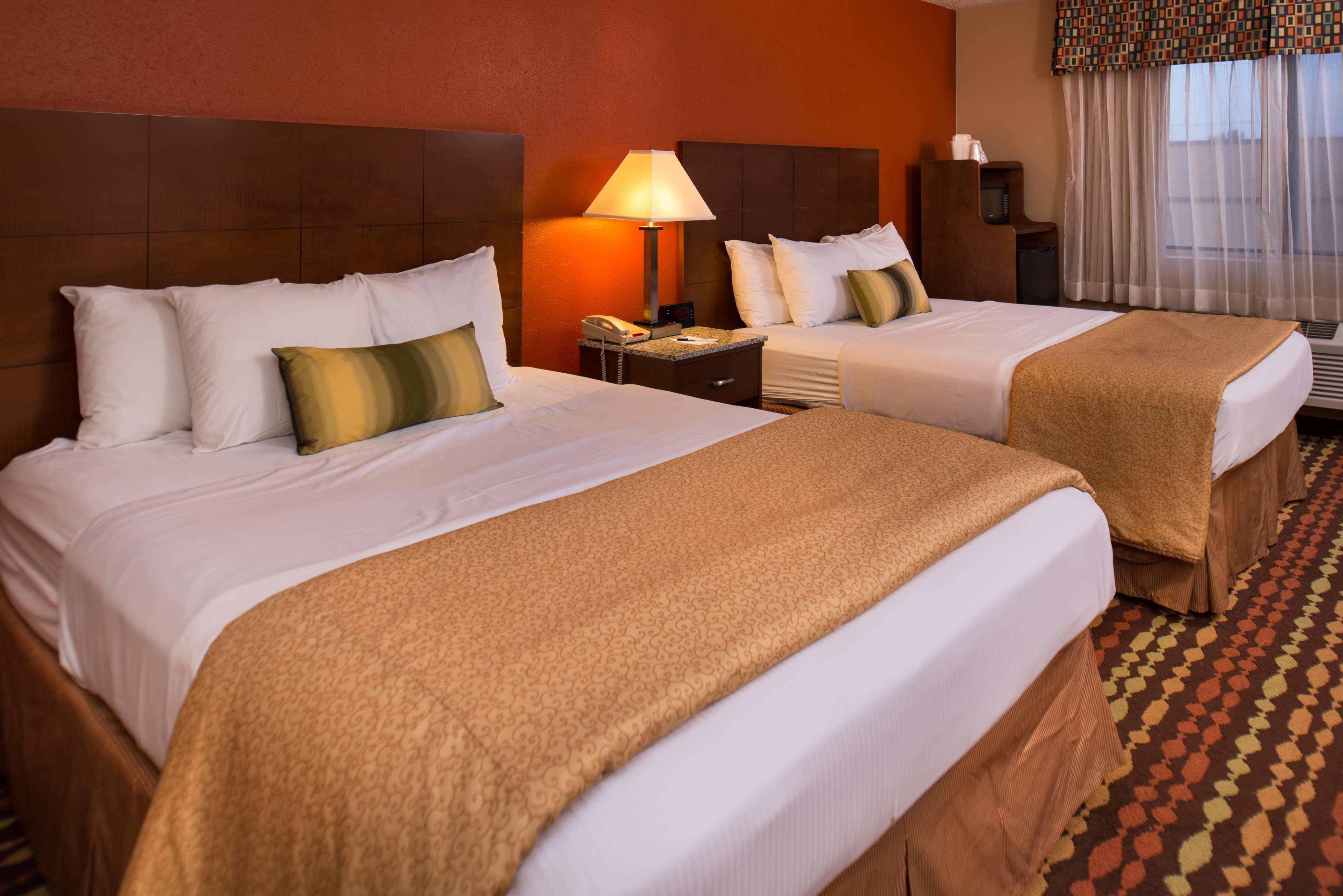 ויסקונסין דלס Best Western Ambassador Inn & Suites מראה חיצוני תמונה