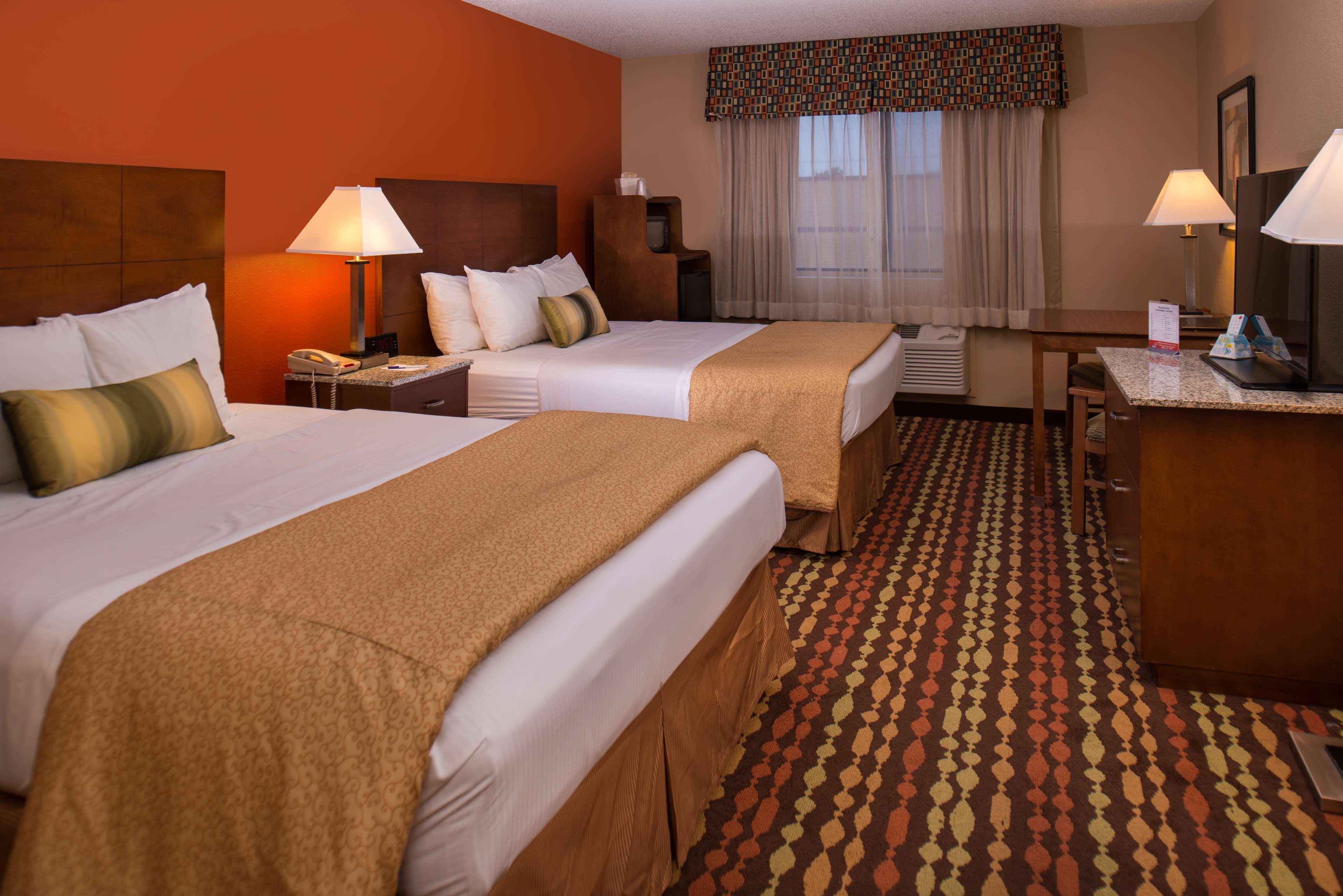 ויסקונסין דלס Best Western Ambassador Inn & Suites מראה חיצוני תמונה