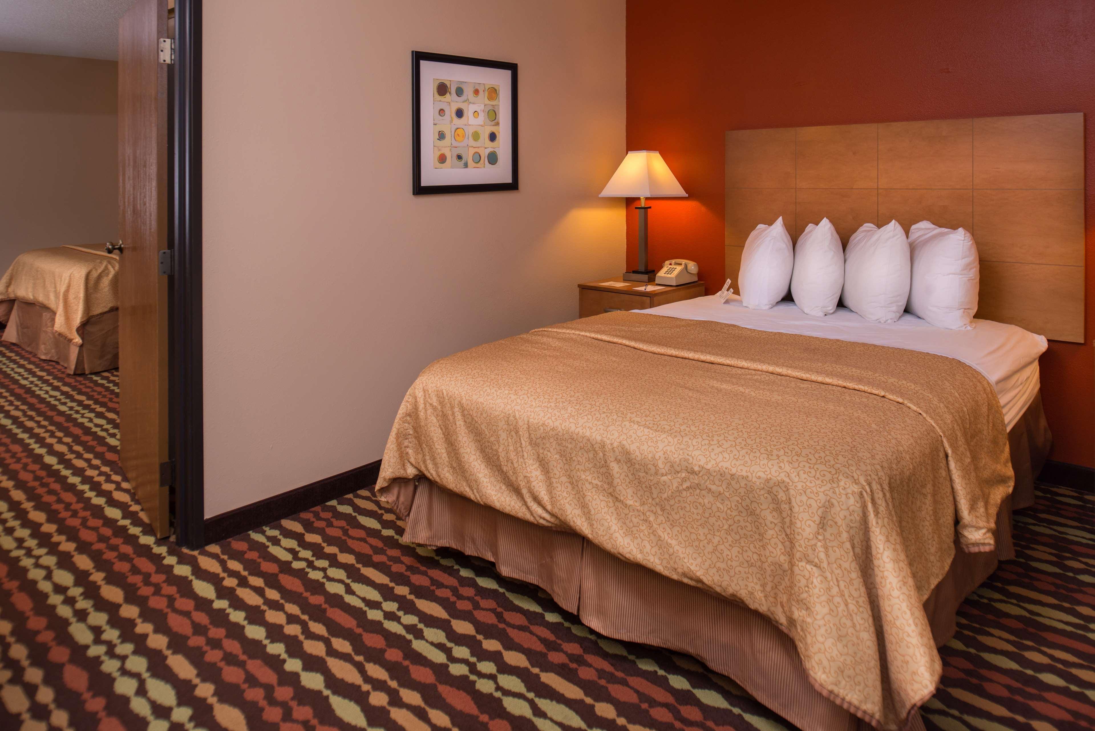 ויסקונסין דלס Best Western Ambassador Inn & Suites מראה חיצוני תמונה