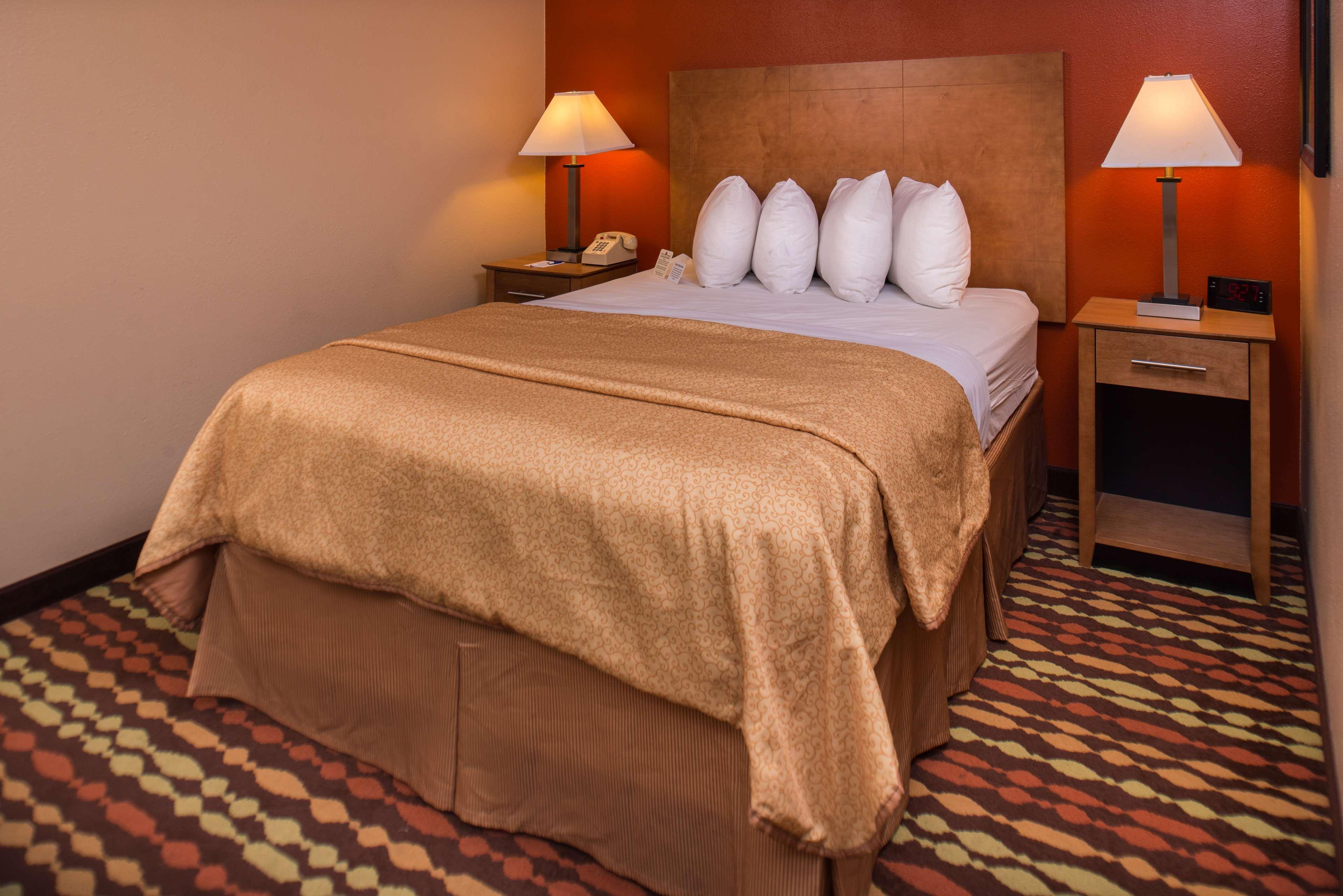 ויסקונסין דלס Best Western Ambassador Inn & Suites מראה חיצוני תמונה