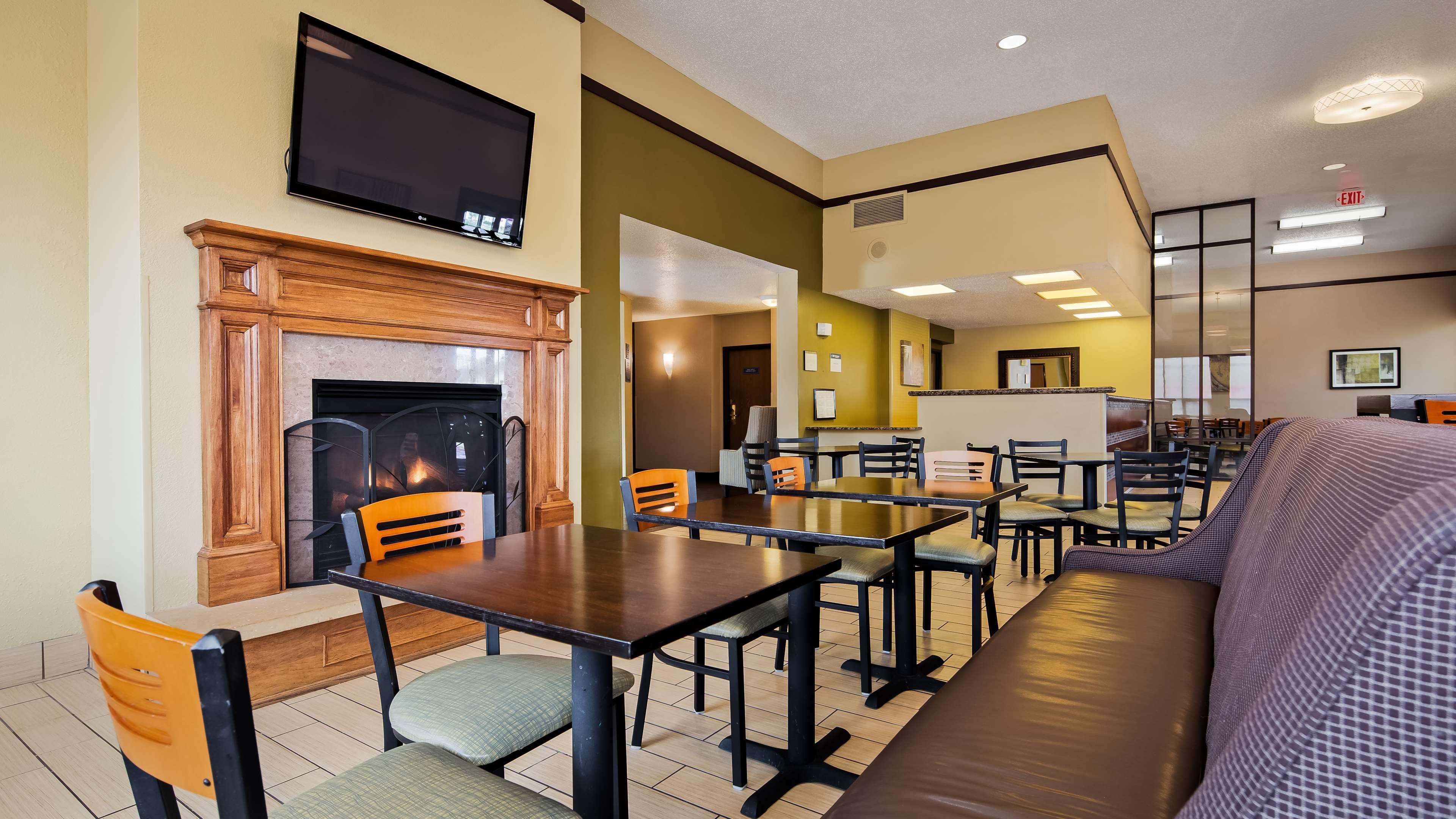 ויסקונסין דלס Best Western Ambassador Inn & Suites מראה חיצוני תמונה